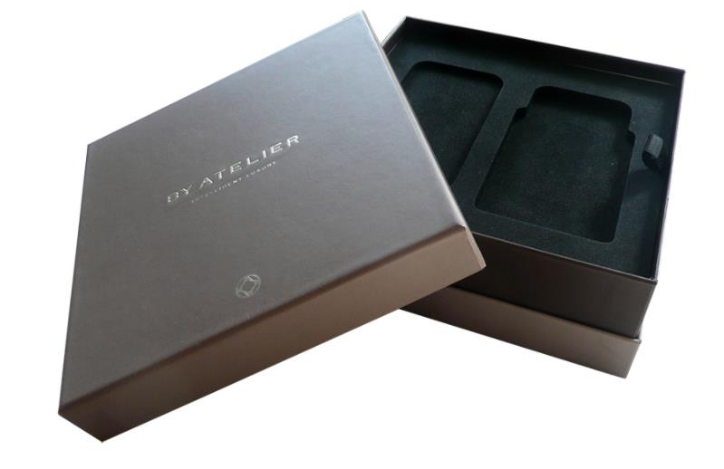custom shoulder rigid boxes with printed logo and insert